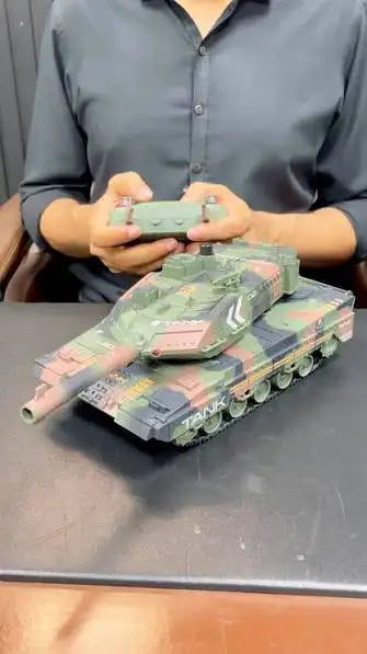 2.4G Remote Control Tracked Simulation Tank Water Spray Remote Control Vehicle War Armored Vehicle Model Children Toy Gift